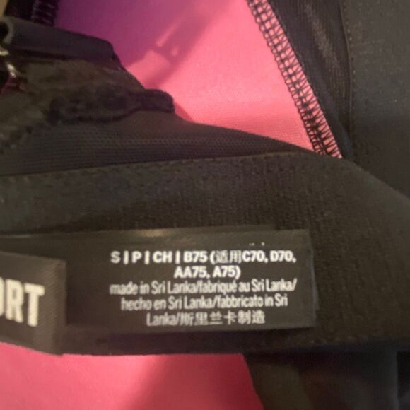 Victoria’s Secret sports bra, women’s size small - Picture 8 of 8